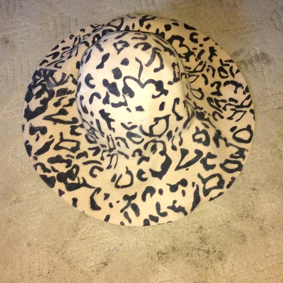 Leopard print wool hat - Picture 2 of 5